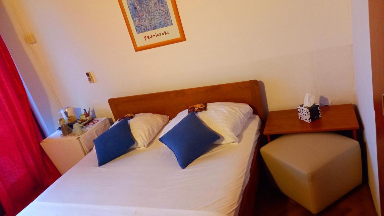 Salyna "Rooms Bela" Ičići エクステリア 写真
